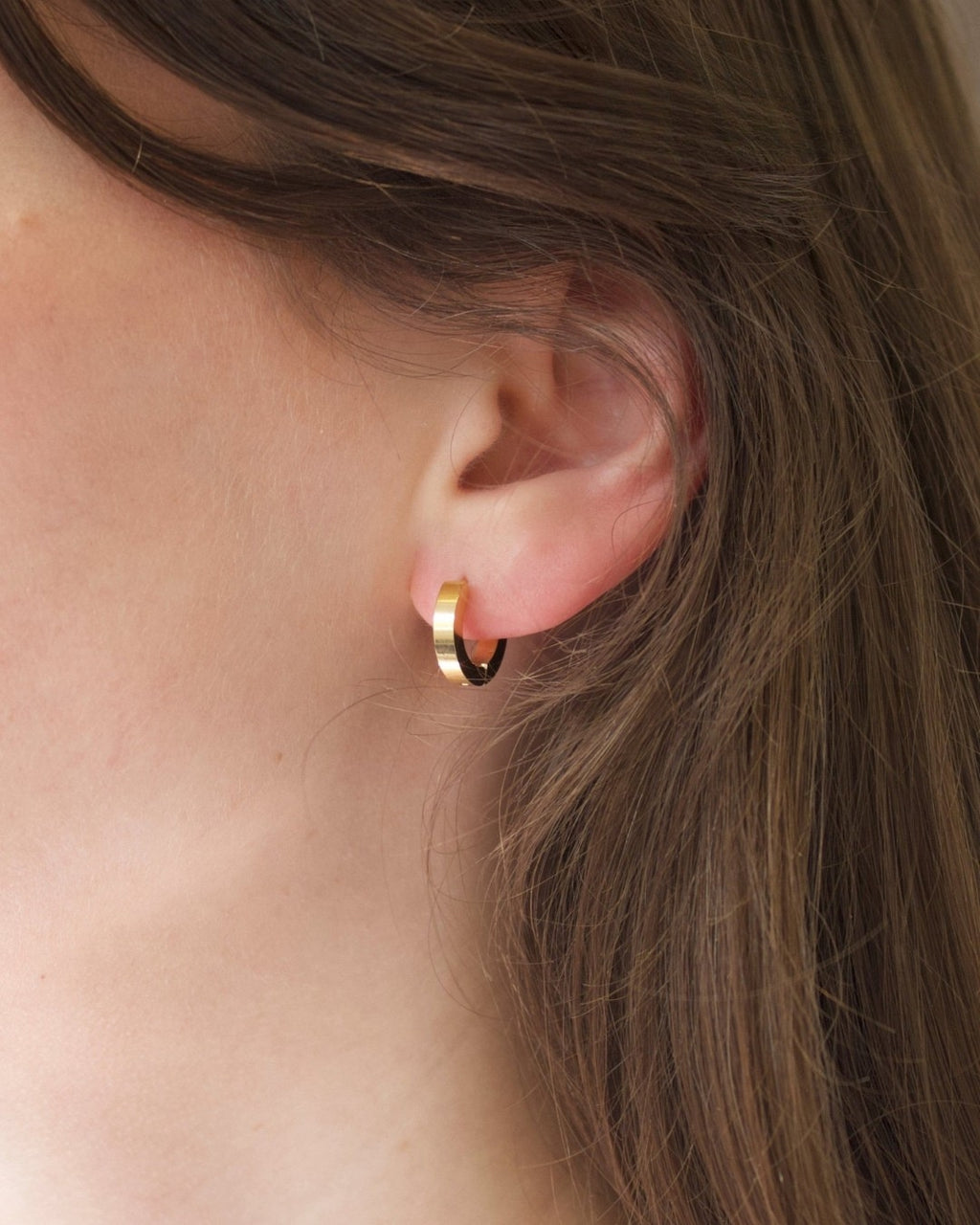 HYPOALLERGENIC HUGGIE EARRINGS