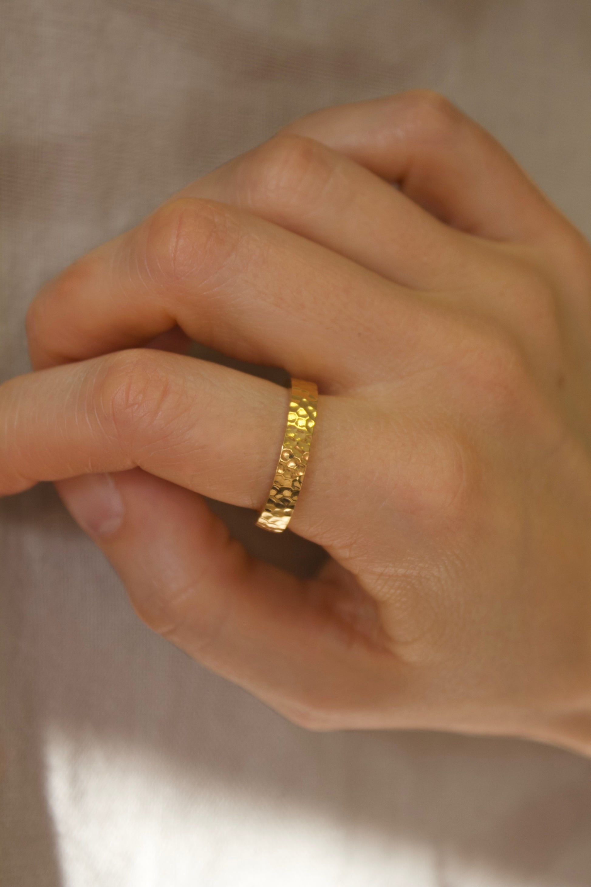 GOLD HAMMERED RING